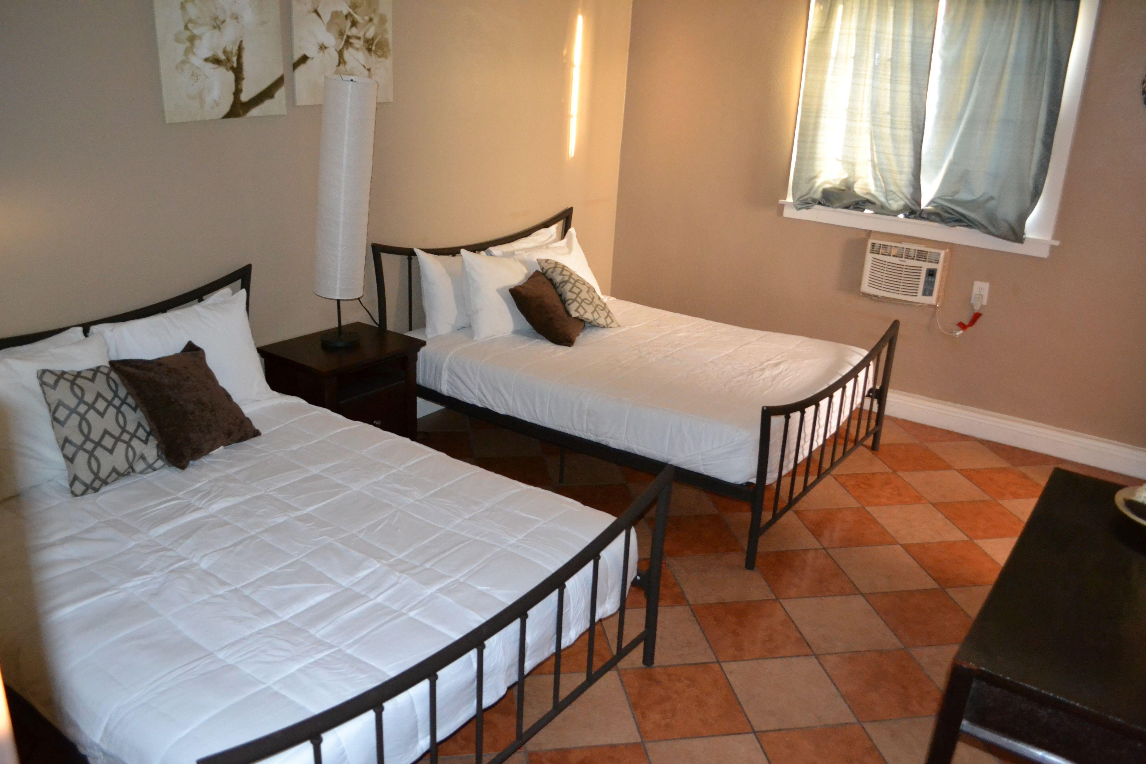 Monterey Inn Hotel Dream Suites — Photos 1